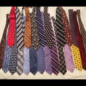 BUNDLE OF 23 TIES!!